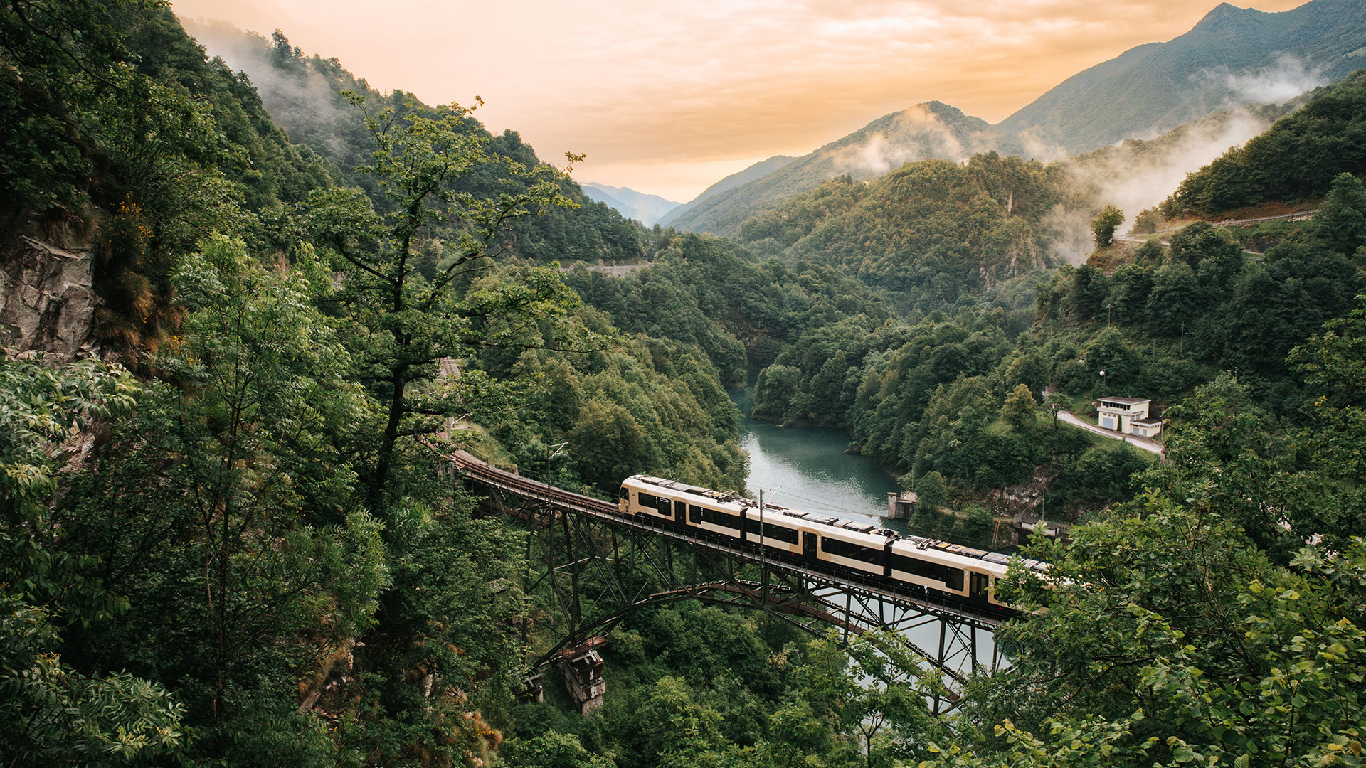 Centovalli — scenic railway