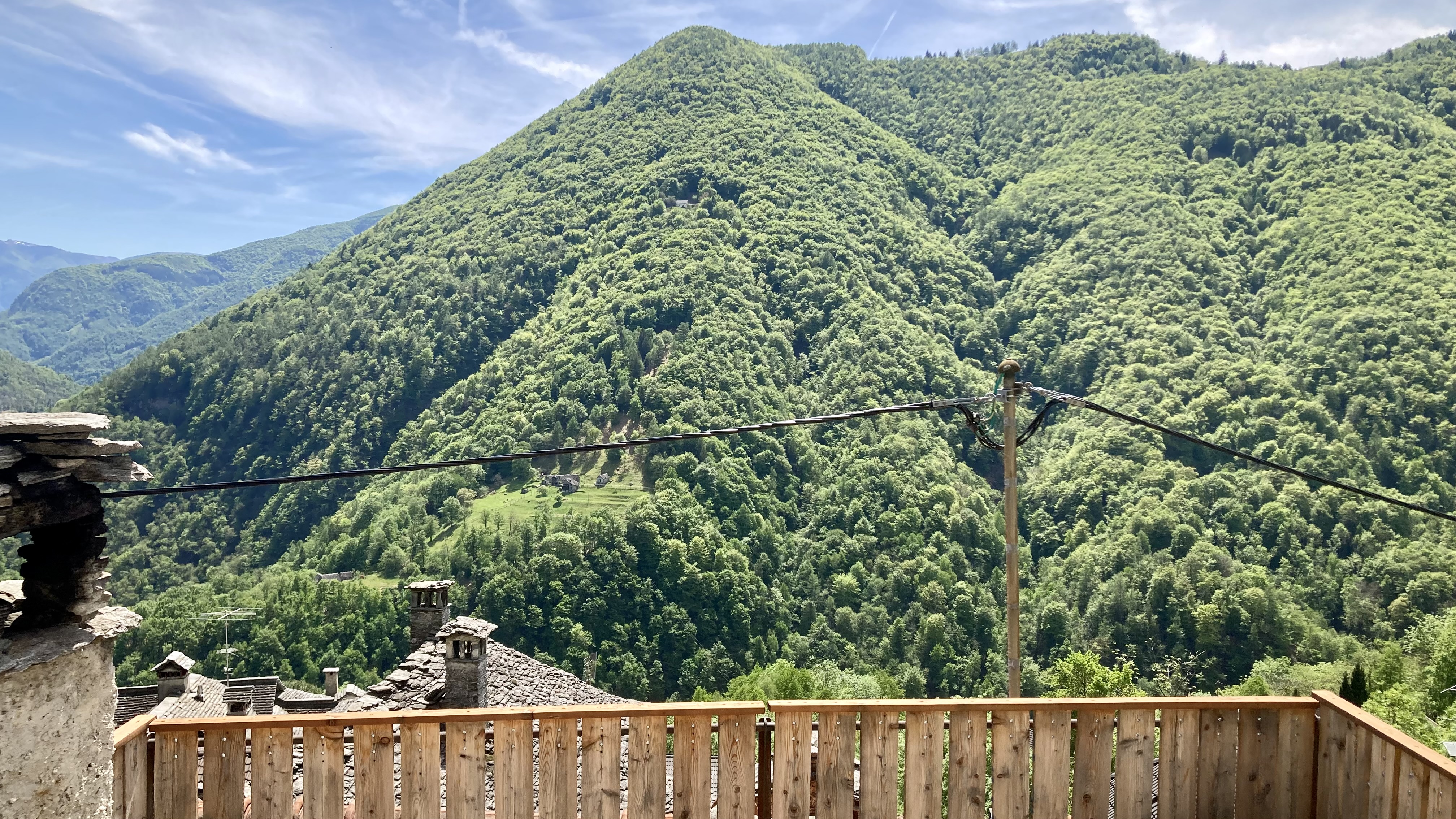 Vue panoramique sur les montagnes — Valle Onsernone